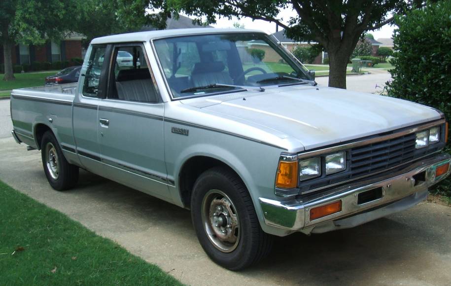 1985 Nissan pickup tire size